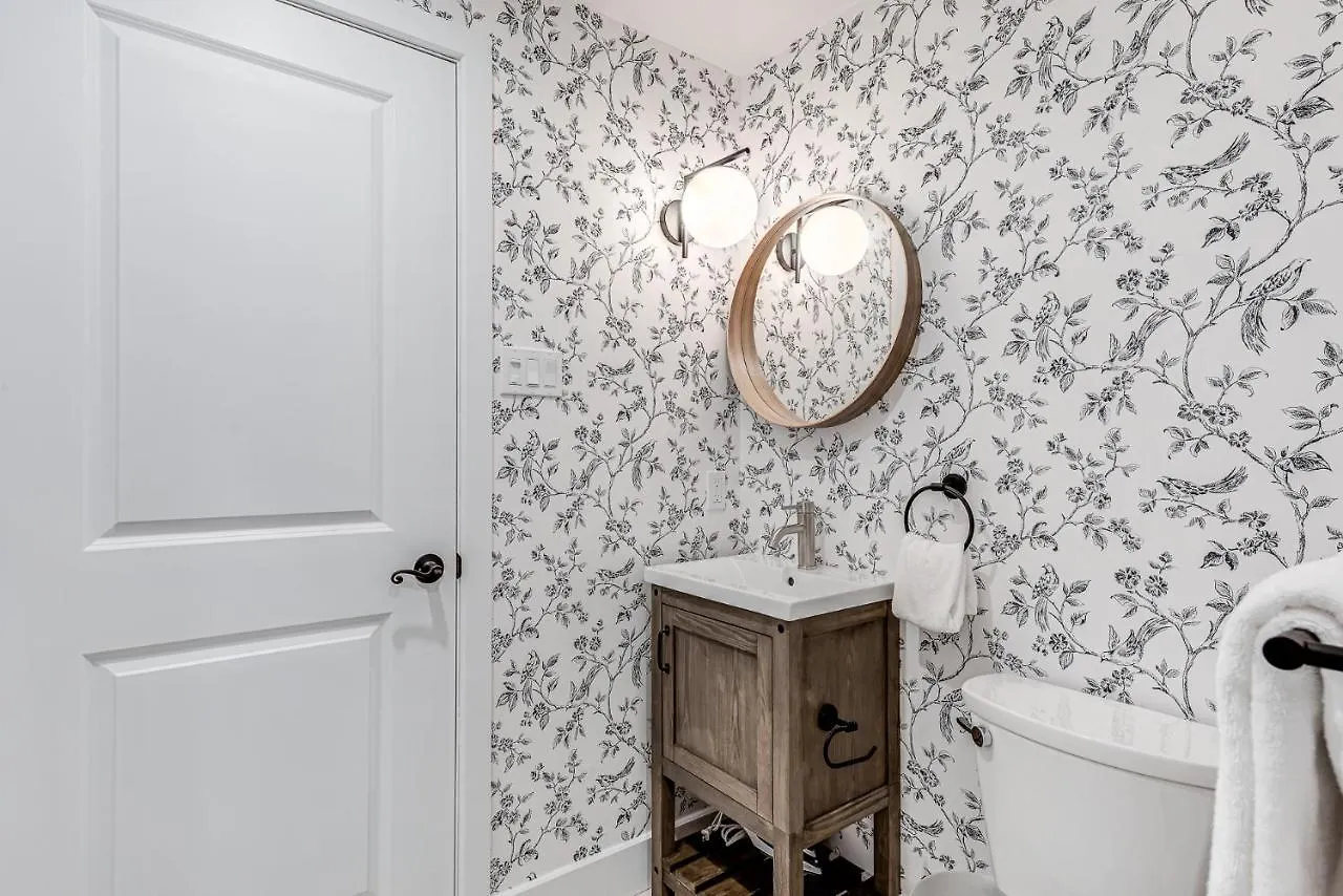 Aparthotel Beautiful Vieux 2 Bedroom Apt Quebec City Canada